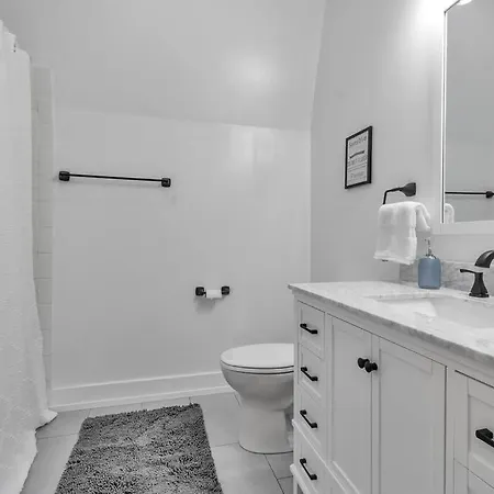 Carriage House Loft - King Bed And Garage Parking Apartment Buffalo Exterior photo