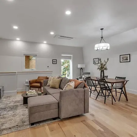 Carriage House Loft - King Bed And Garage Parking Apartment Buffalo Exterior photo