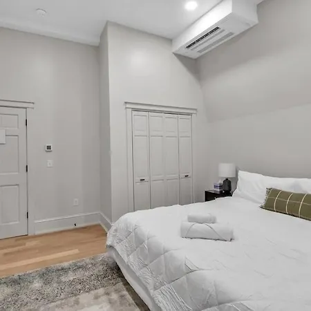 Carriage House Loft - King Bed And Garage Parking Apartment Buffalo Exterior photo